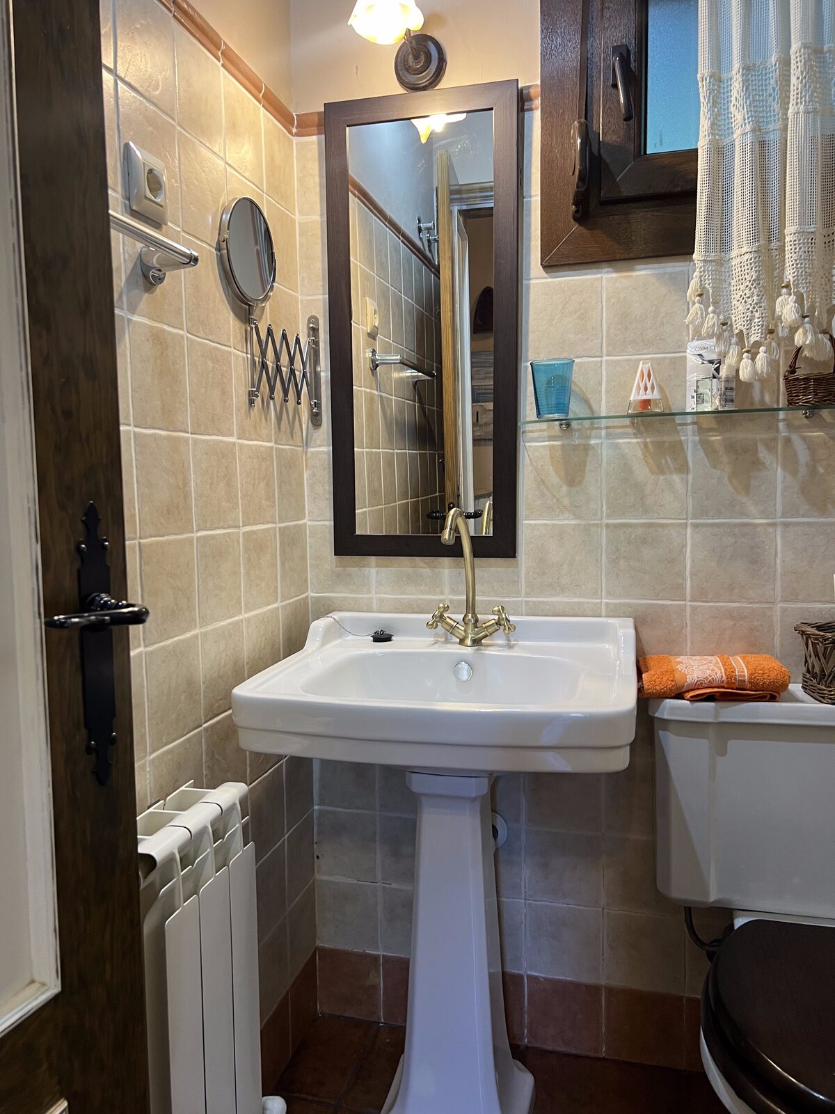 Habitación Aliso · Baño completo