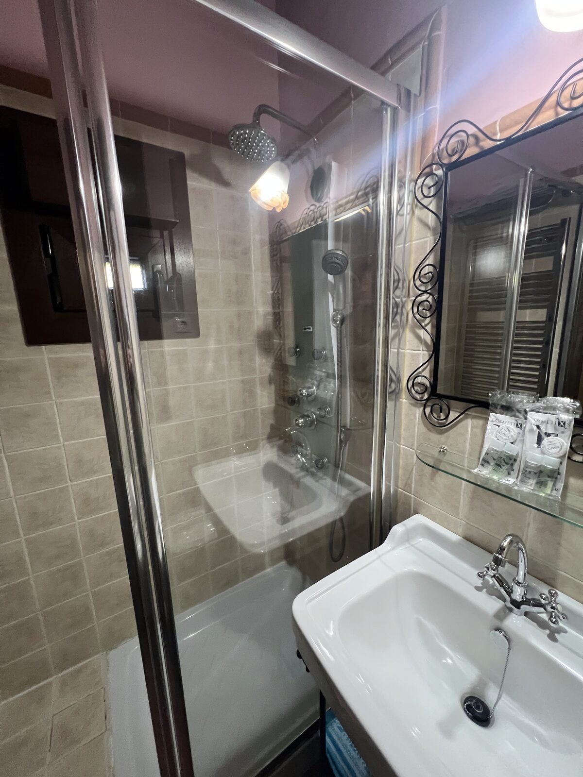 Habitación Avellano · Baño con hidromasaje