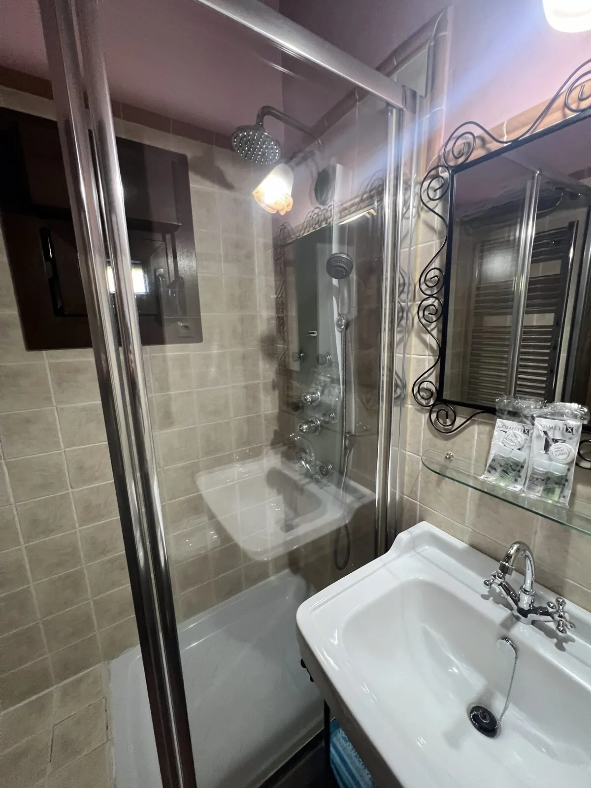 Habitación Avellano · Baño con hidromasaje